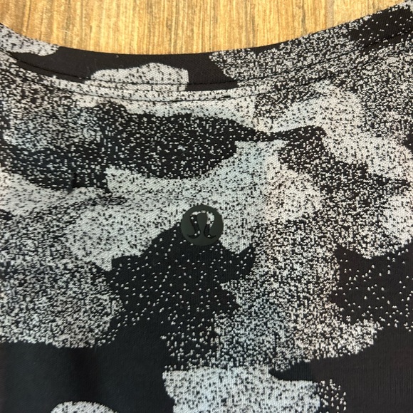 lululemon cates tee - Picture 3 of 3